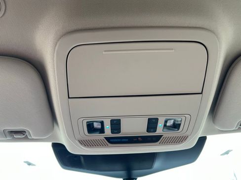 Used 2023 Ford Explorer XLT w/ Equipment Group 202A image 40