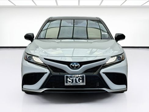 Used 2023 Toyota Camry XSE FWD image 2