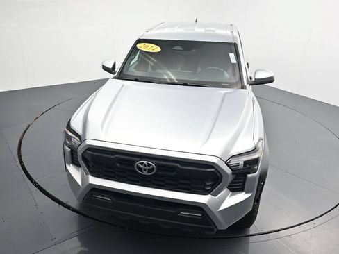 Used 2024 Toyota Tacoma TRD Off-Road AWD/4WD image 25