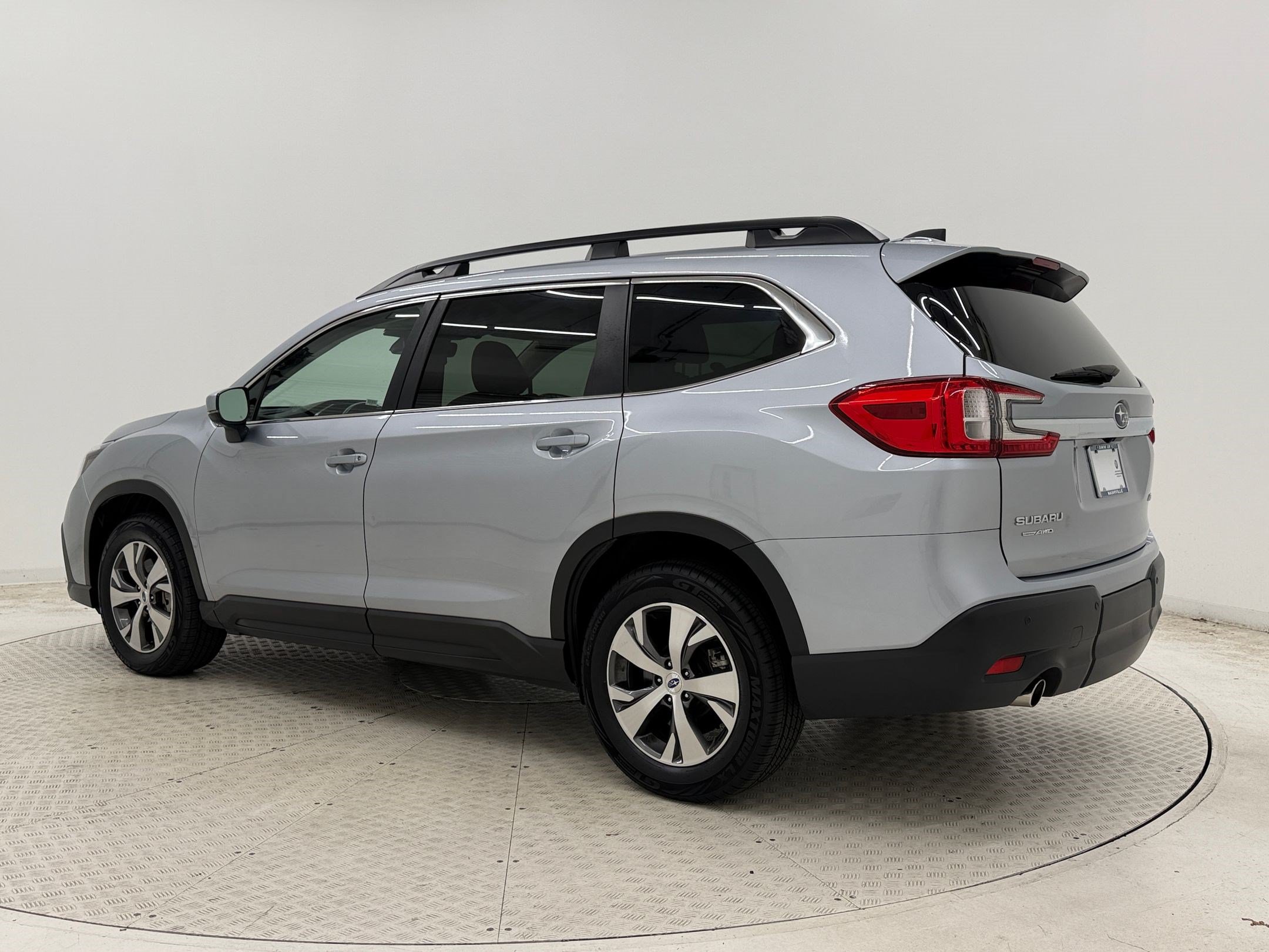 Used 2025 Subaru Ascent Premium AWD/4WD image 3