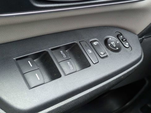 Used 2017 Honda CR-V EX-L image 14
