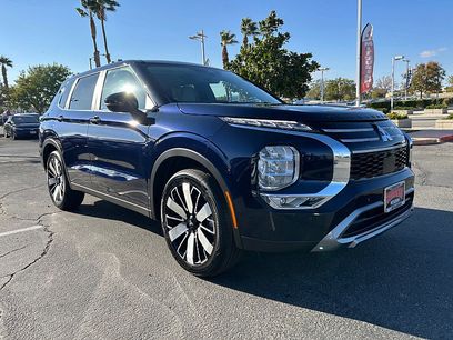 New 2025 Mitsubishi Outlander SE