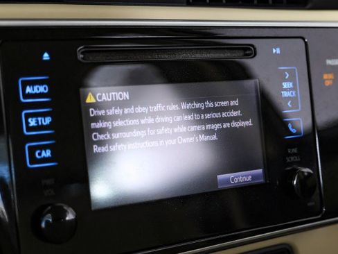 Used 2017 Toyota Corolla LE image 30