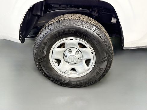Used 2022 Toyota Tacoma SR RWD image 36