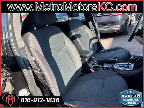 Used 2013 Chrysler 200 Touring image 30