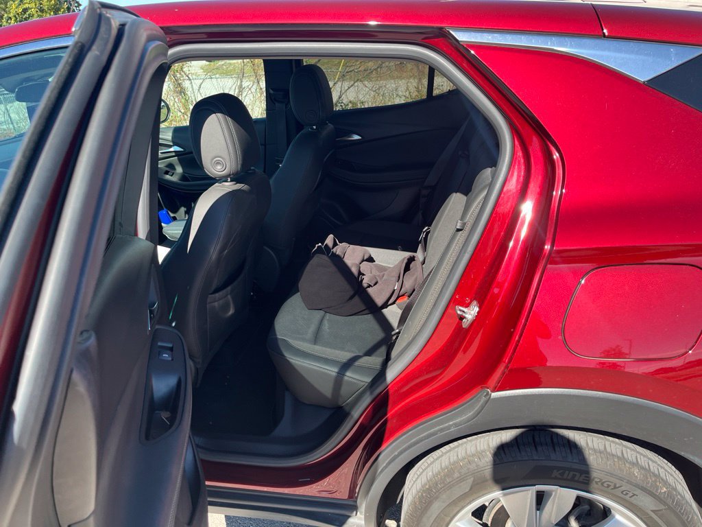 Used 2024 Buick Encore GX Preferred w/ Comfort Package FWD image 11