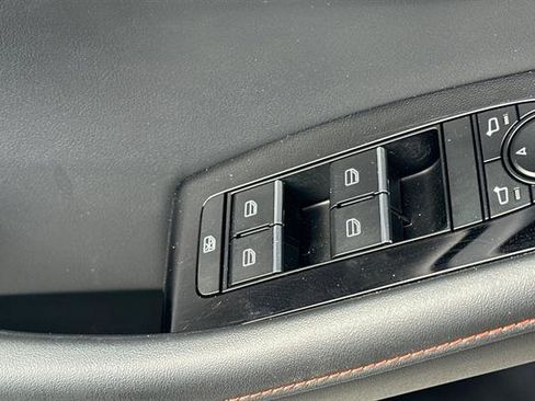 Certified 2025 MAZDA MAZDA3 Carbon image 11