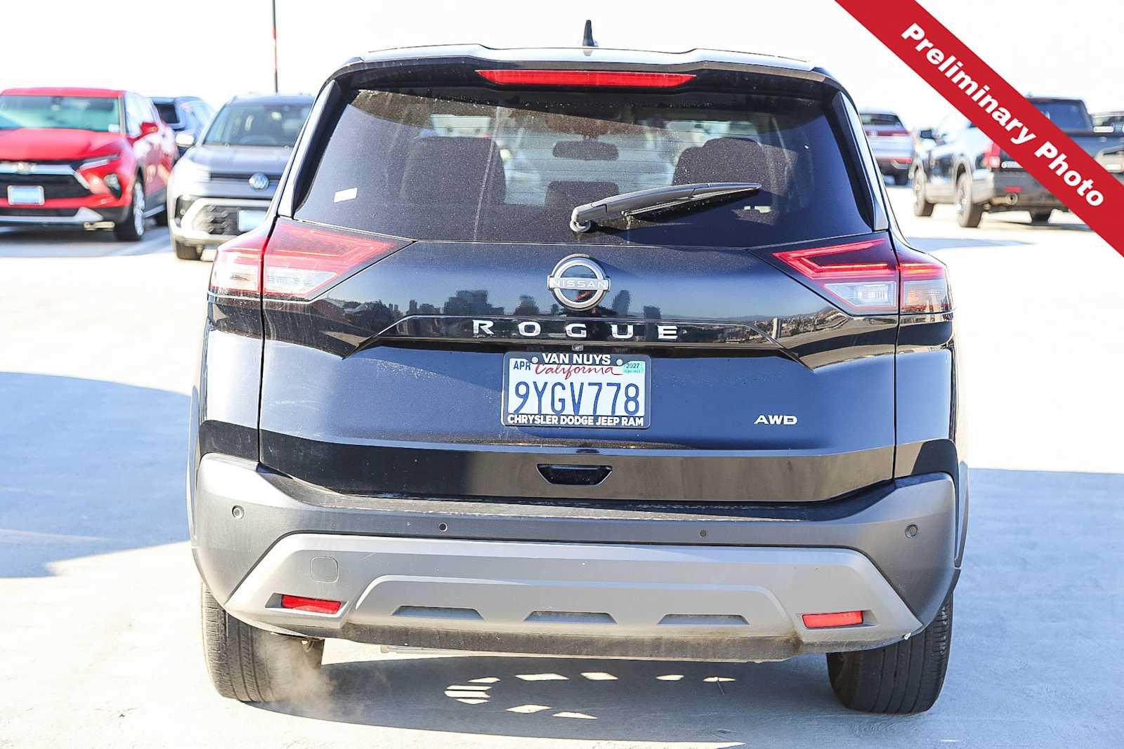 Used 2023 Nissan Rogue S AWD/4WD image 7