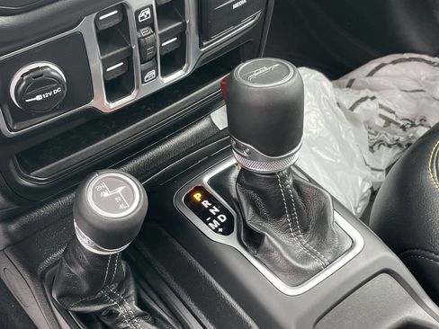 Used 2026 Jeep Gladiator Sport AWD/4WD image 35