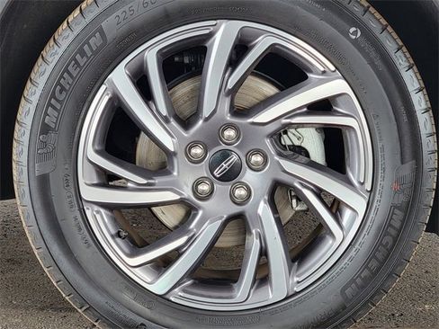 Certified 2024 Lincoln Corsair AWD w/ Equipment Group 101A image 17