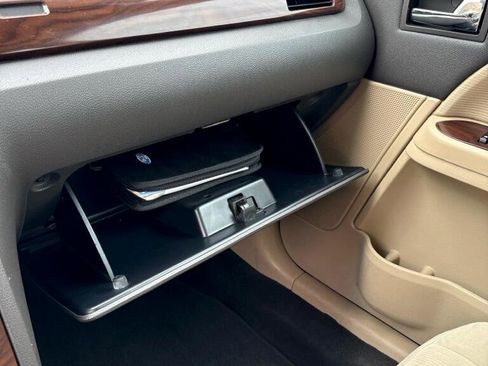 Used 2008 Ford Taurus SEL image 8