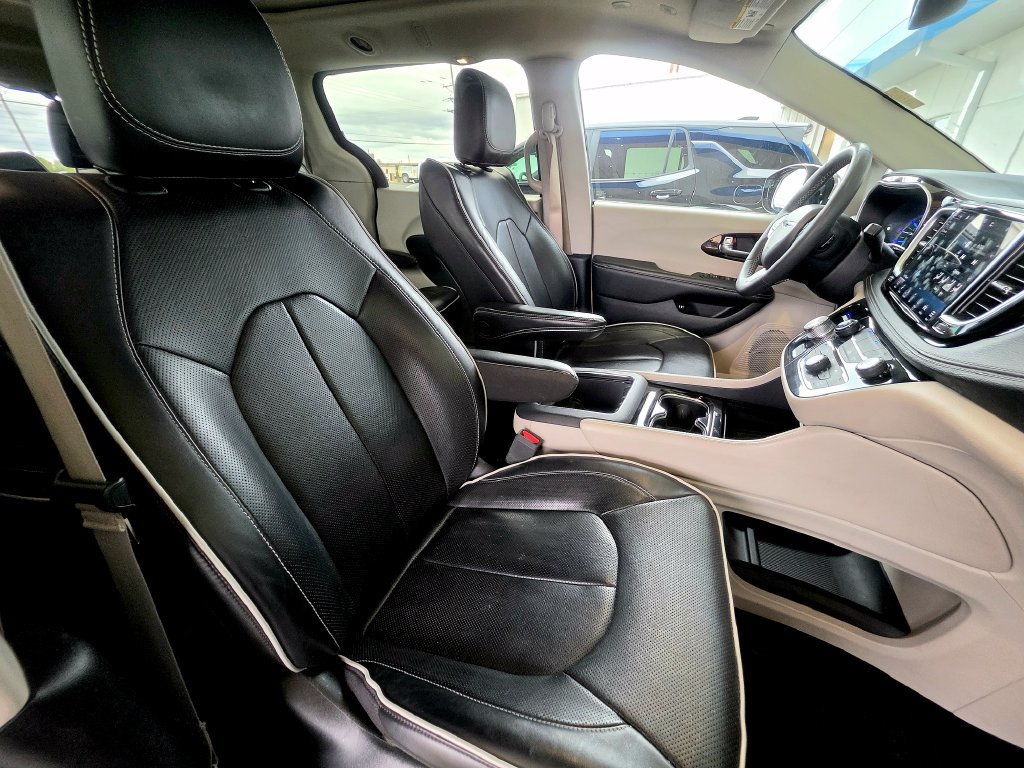 Used 2023 Chrysler Pacifica Limited FWD image 80