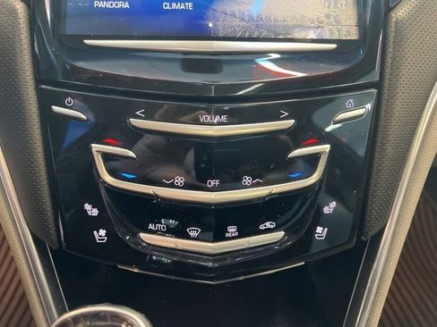 Used 2013 Cadillac XTS Luxury FWD image 30