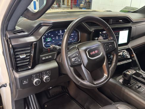 Used 2022 GMC Sierra 1500 AT4 w/ AT4 Premium Package AWD/4WD image 20