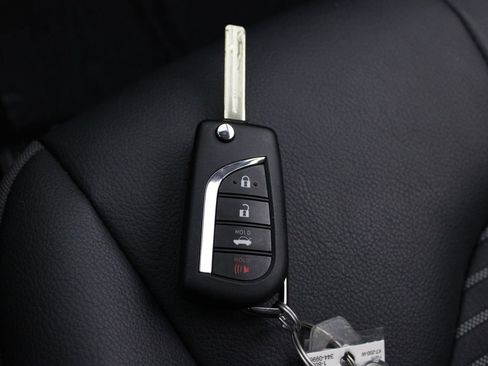 Used 2023 Toyota Camry SE image 28