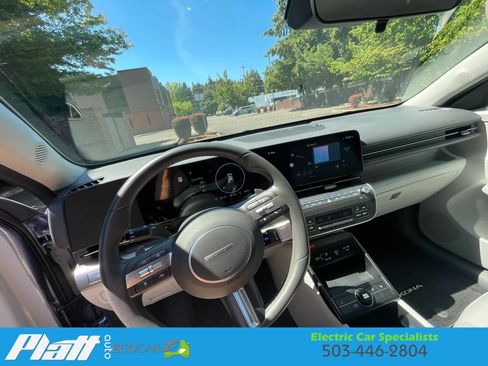 Used 2024 Hyundai Kona SEL FWD image 35