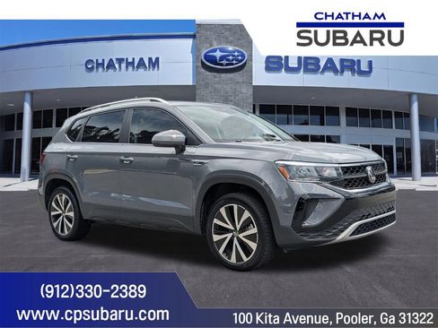 Used 2024 Volkswagen Taos SE w/ Panoramic Sunroof Package FWD image 1
