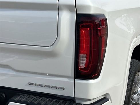 Used 2025 GMC Sierra 1500 Denali w/ Denali Reserve Package image 7