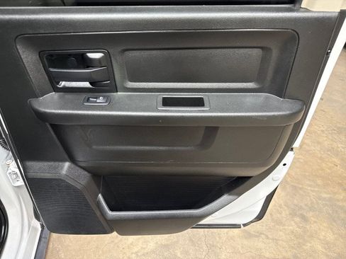 Used 2018 RAM 2500 Tradesman w/ Chrome Appearance Group AWD/4WD image 27