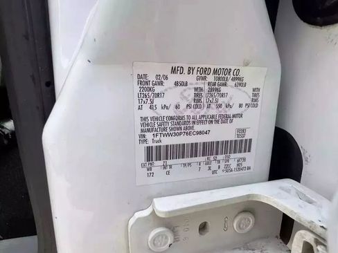 Used 2006 Ford F350 XLT image 12