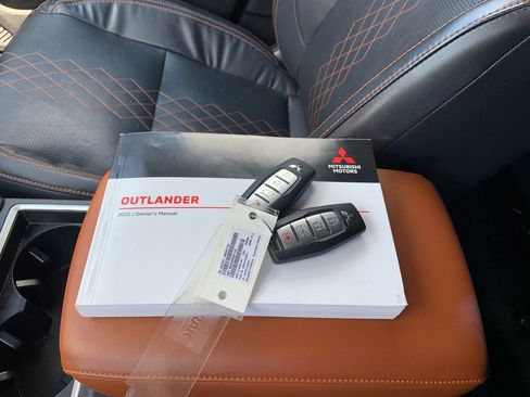 Used 2022 Mitsubishi Outlander SEL AWD/4WD image 9