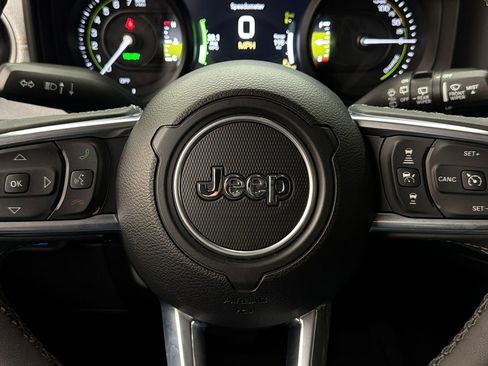 Used 2025 Jeep Wrangler Unlimited Sahara image 28