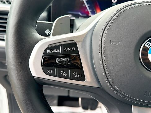 Used 2025 BMW X5 xDrive40i w/ M Sport Package image 38