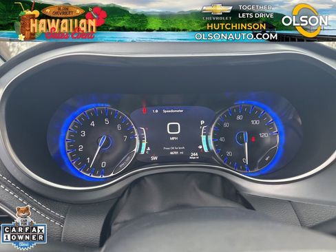 Used 2025 Chrysler Pacifica Limited image 19