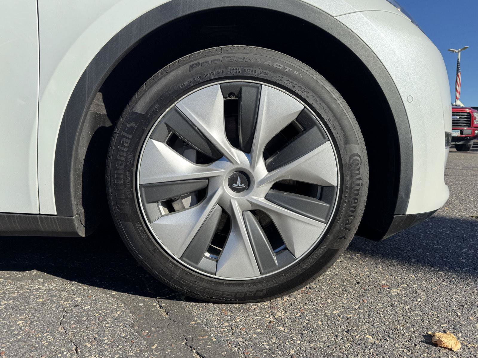 Used 2022 Tesla Model Y Long Range AWD/4WD image 9