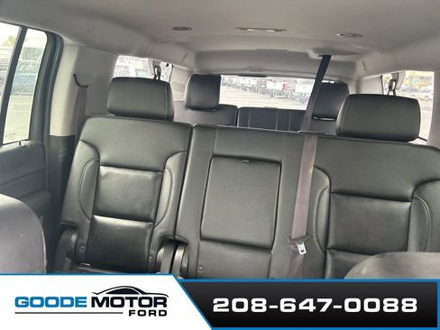 Used 2017 Chevrolet Suburban LT image 4