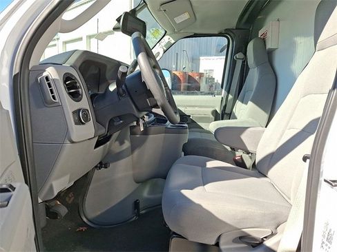 Used 2024 Ford E-450 and Econoline 450 Super Duty w/ Driver's Safety Package image 12