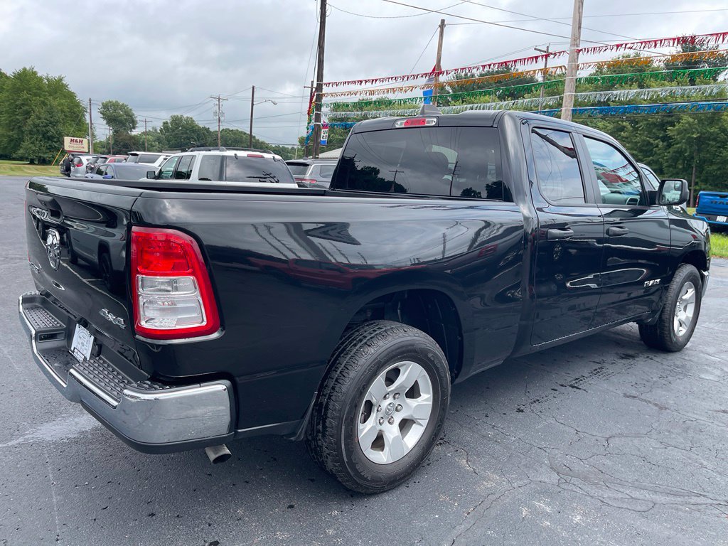 Used 2023 RAM 1500 Big Horn AWD/4WD image 3