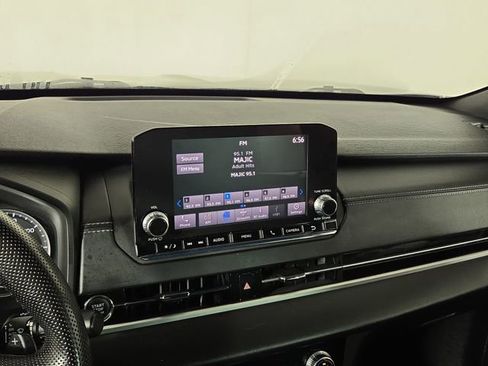 Used 2022 Mitsubishi Outlander SE image 16