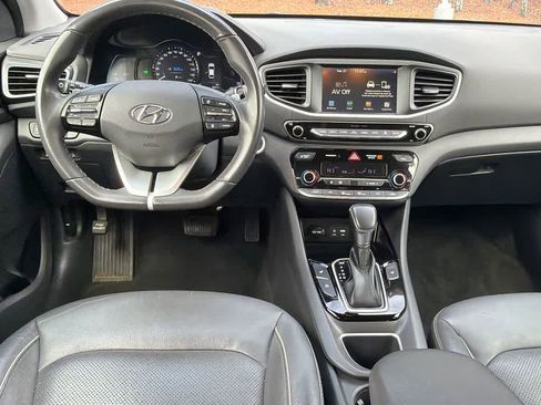 Used 2019 Hyundai Ioniq Limited image 19