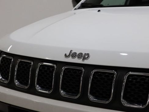 Used 2023 Jeep Compass Latitude w/ Sun and Sound Group AWD/4WD image 12