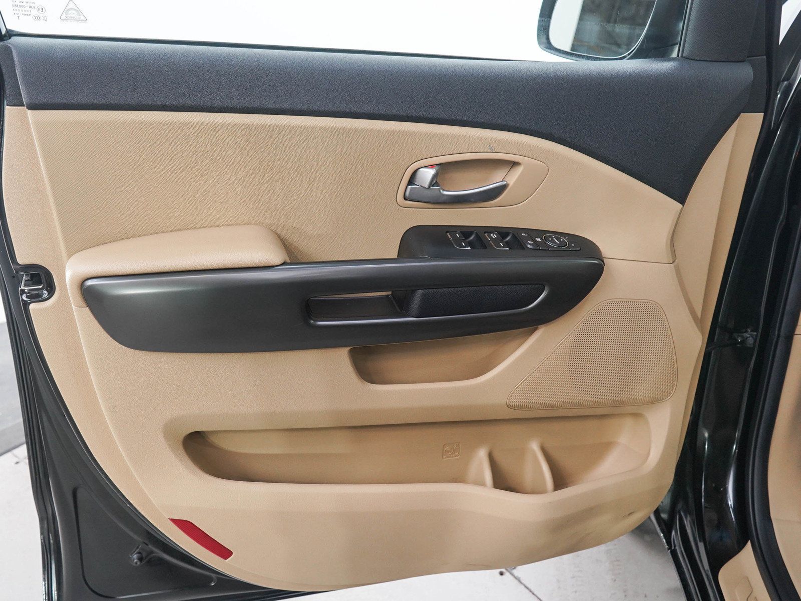 Used 2019 Kia Sedona EX FWD image 21