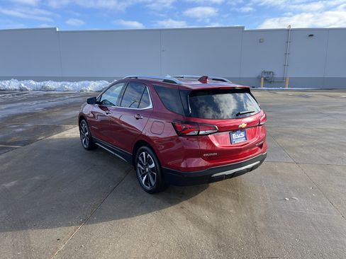 Used 2023 Chevrolet Equinox Premier image 4
