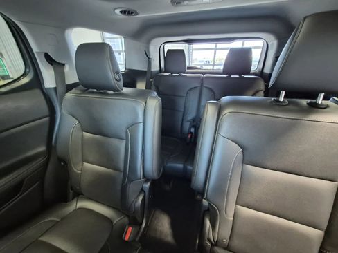 Used 2018 GMC Acadia SLT AWD/4WD image 13