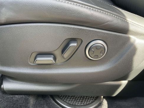 Used 2024 Genesis GV80 2.5T w/ Advanced Package image 18