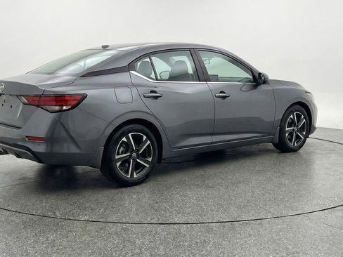 Used 2025 Nissan Sentra SV image 9