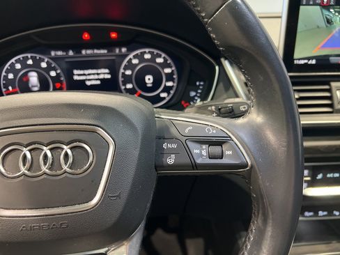 Used 2020 Audi Q5 Prestige w/ Prestige Package image 23