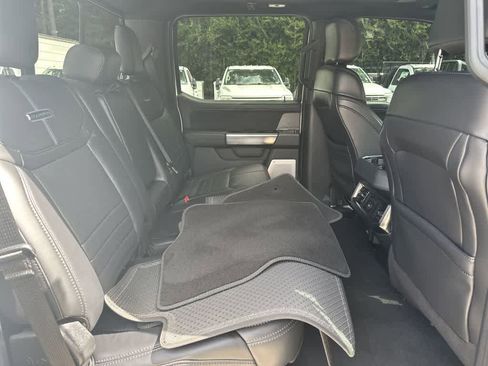 Used 2025 Ford F250 Platinum image 29