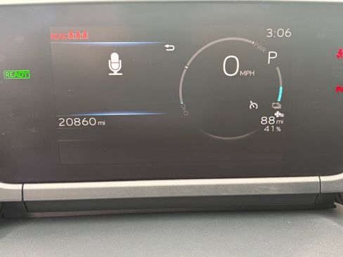 Certified 2025 Subaru Solterra w/ Limited Package AWD/4WD image 19