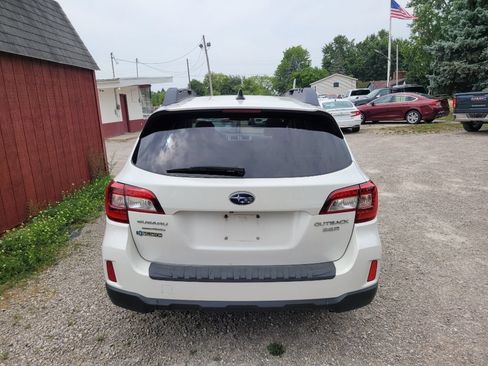 Used 2016 Subaru Outback 3.6R Limited AWD/4WD image 6