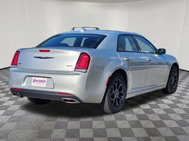 Used 2023 Chrysler 300 Touring L w/ Popular Equipment Group AWD/4WD image 5