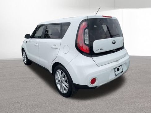 Used 2019 Kia Soul + FWD image 6