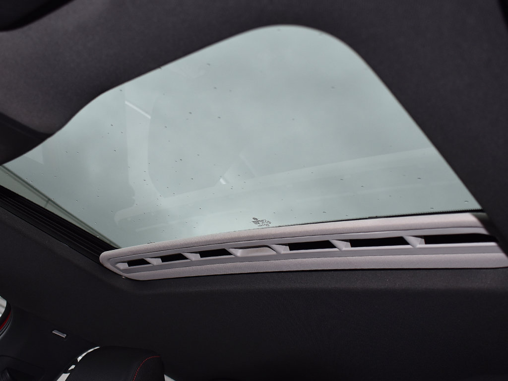 Used 2012 Volkswagen Jetta GLI FWD image 7