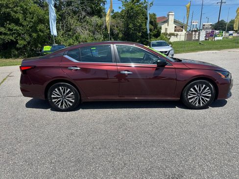Used 2025 Nissan Altima 2.5 SV FWD image 6