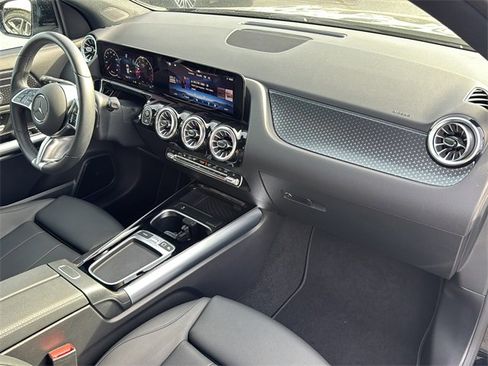 Certified 2025 Mercedes-Benz GLA 250 4MATIC image 27