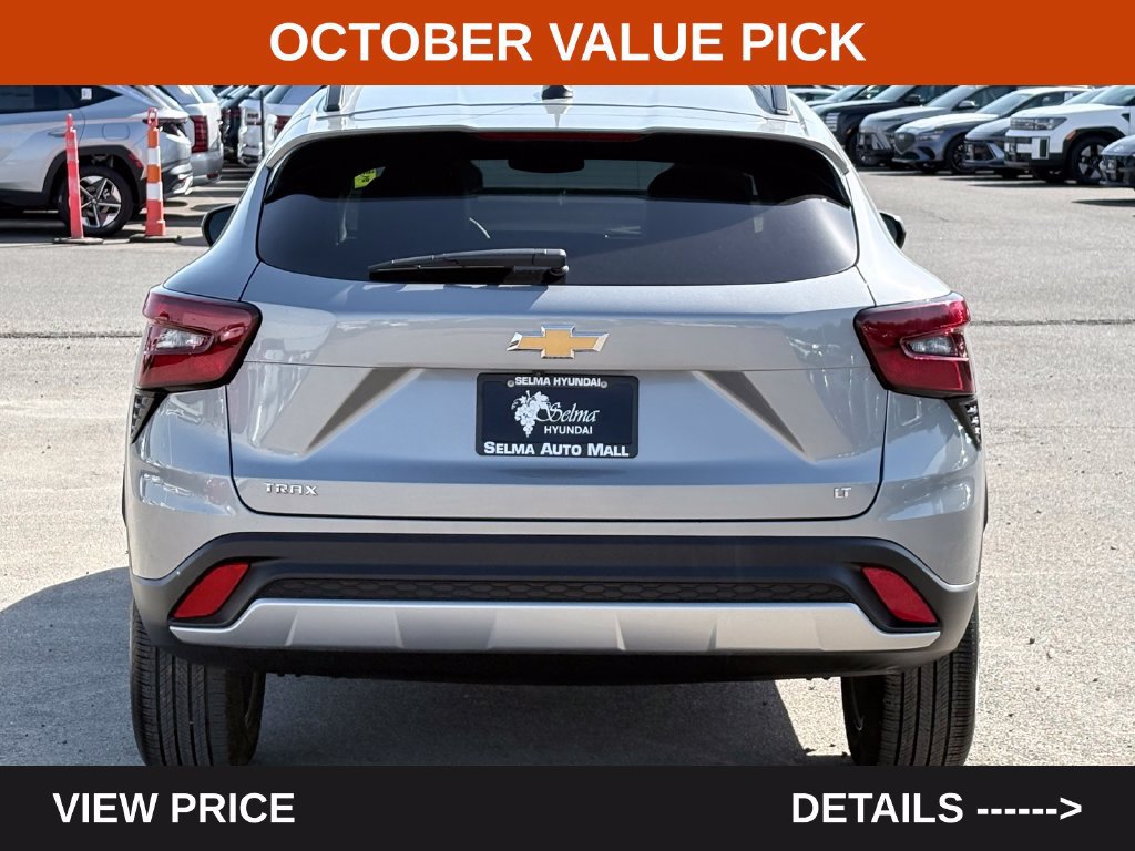 Used 2025 Chevrolet Trax LT FWD image 6